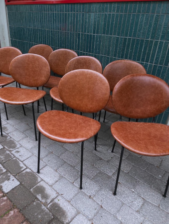 Stolar omklädda i vintageskinnet Pista.i